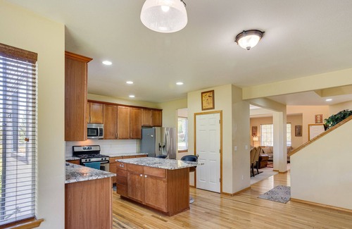 Federal Way House | Quaint Federal Way Home: 21 Mi to Downtown Seattle