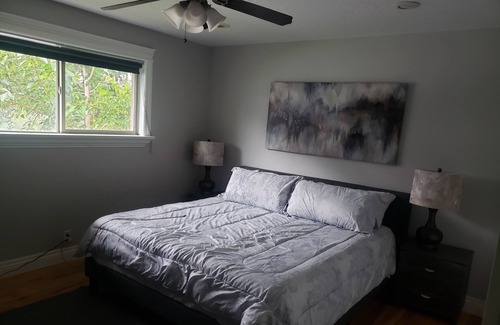 Kaysville House | Quaint five bedroom residential house with fireplace and BBQ.