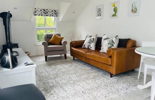 Nottingham Road Apartment | Quaint Gowrie Village Apartment