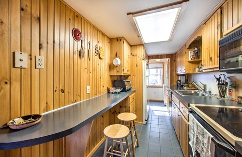 Mount Gretna Heights Cottage | Quaint 'Gretna Getaway' Cottage w/Screened Porch!