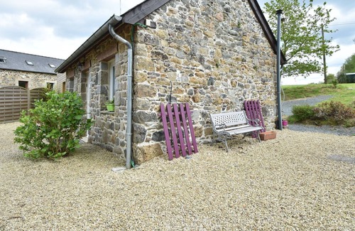Saint-Gilles-les-Bois House | Quaint Holiday Home in Saint-Gilles-les-Bois with Garden