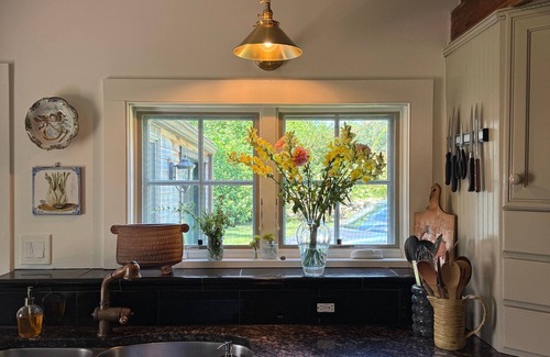 Litchfield House | Quaint & Historic 1760 Home Nestled In Nature, 10min to downtown Litchfield CT.