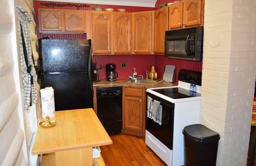 Buchanan Cabin | Quaint Historic Log Cabin Overlooking The James River.