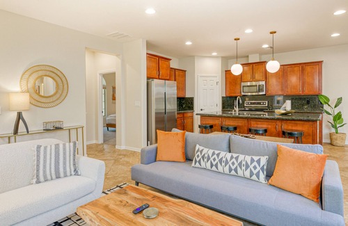 Provence House | Quaint home walking distance to Superbowl with patio, AC, W/D & pool access
