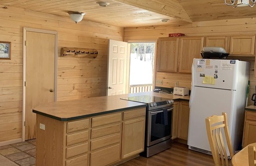 Twin Lakes House | Quaint House in the Woods hiking trails, pet friendly and lots of privacy