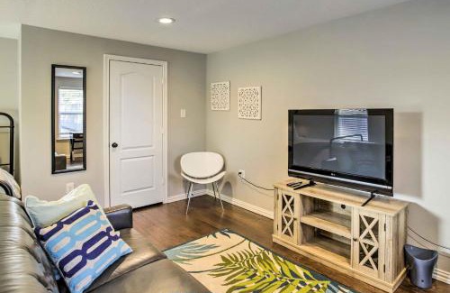 Greater Heights Apartment | Quaint Houston Studio about 4 Mi to Downtown!