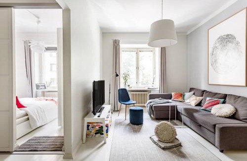 Alppiharju Apartment | Quaint Kallio Hideaway in Amazing Location