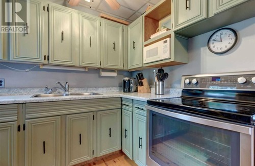 Baddow Cottage | Quaint Kawartha Cottage