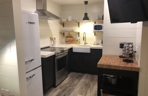 Auburn Apartment | Quaint Little Studio-Walk to the big game!