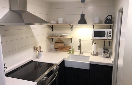 Auburn Apartment | Quaint Little Studio-Walk to the big game!