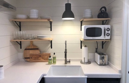 Auburn Apartment | Quaint Little Studio-Walk to the big game!