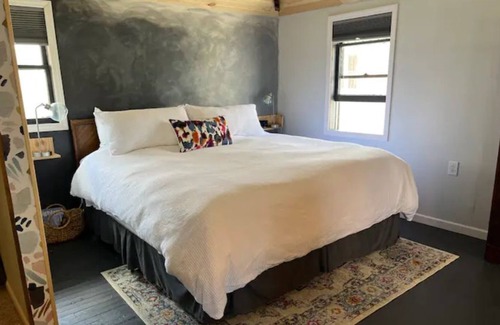 Leadsville House | Quaint Loft, Modern luxury touches, Great location