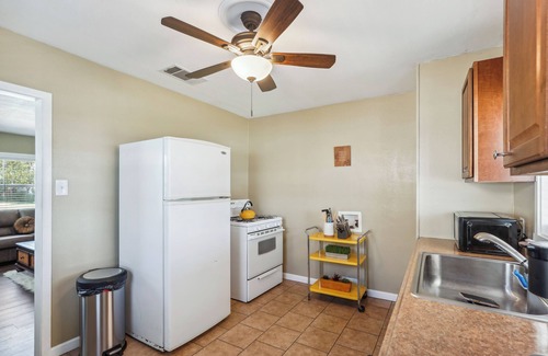 Midland House | Quaint Midland Home ~ 1 Mi to Downtown!