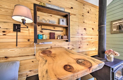Oakland Cabin | Quaint Oakland Getaway on East Pond Lake!