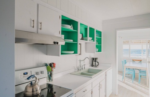 Waldport House | Quaint Ocean Front on Miles of Sandy Beach! Dog Friendly!