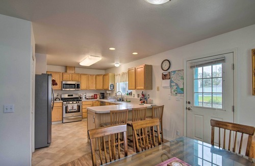 Russian Jack Park Cottage | Quaint Ranch Home w/Yard in Midtown Anchorage!