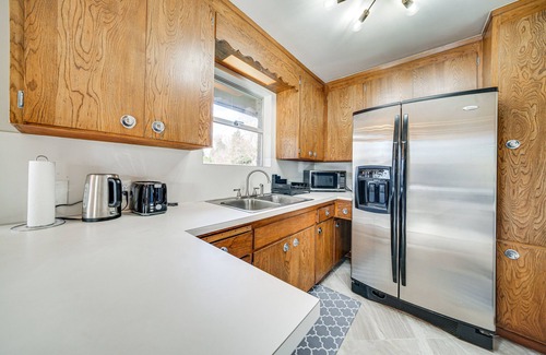 Renton House | Quaint Renton Home ~ 15 Mi to Downtown Seattle!