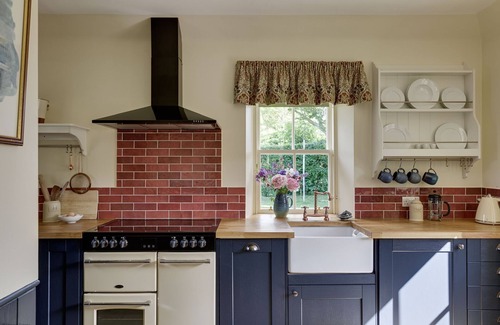 Huntly Cottage | Quaint Scottish Estate Cottage with Valley View and Hot Tub