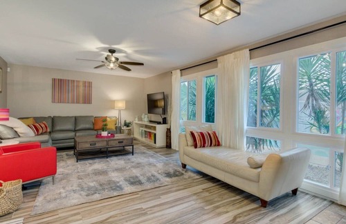 Scottsdale House | Quaint Scottsdale Spectacular Pool & Hot Tub Home!