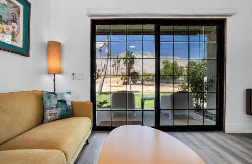 Palm Springs House | Quaint & Serene in Mesquite CC