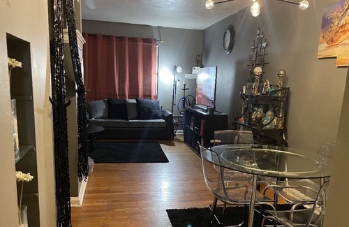 St. Louis House | Quaint South city Home 10 minutes from Downtown STL