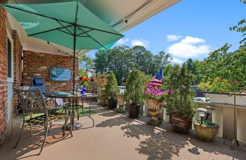 Southport Condo | Quaint Southport 1BR/1BTH Incl. utilities Rent Up to 10 months