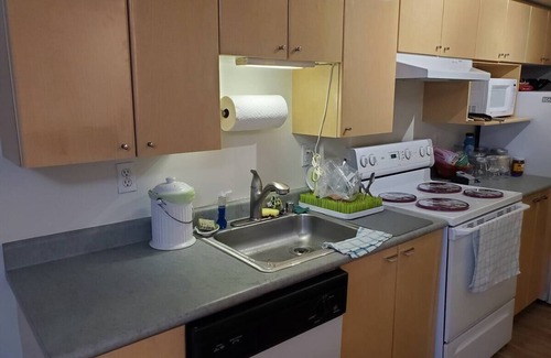 South Lake Union Condo | Quaint Space in Belltown w/Rooftop