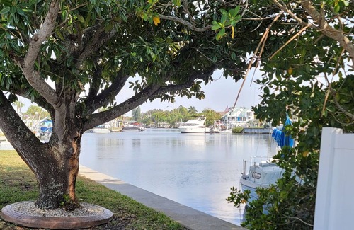 Palm Harbor Cottage | Quaint updated cottage in Crystal Beach near Pinellas Trail