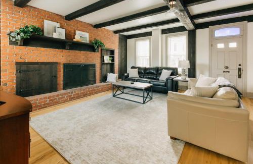Manheim House | Quaint Vintage Reno in Manheim