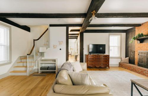 Manheim House | Quaint Vintage Reno in Manheim