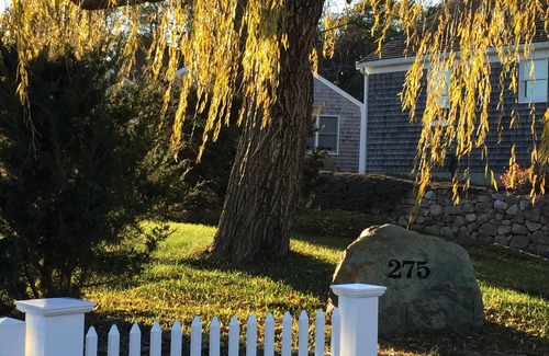 Wellfleet Cottage | Quaint Wellfleeter Cottage on Mayo Beach with 400 feet of private beach