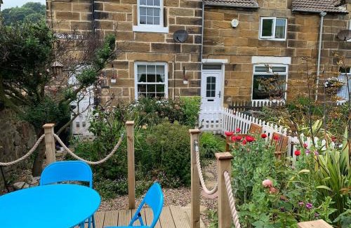 Skinningrove House | Quaker's Cottage