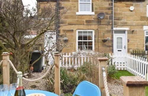 Skinningrove House | Quaker's Cottage