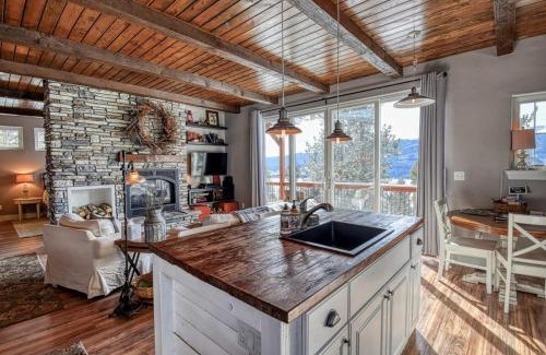 Twin Lakes House | Quaking Aspen Cabin 2BR 2BA w Incredible Views