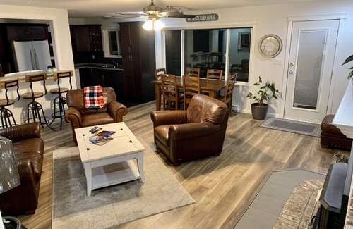 Regional District of Nanaimo House | Qualicum Bay Beach House