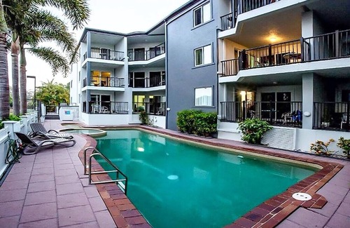 Scarness Apartment | Quality Esplanade Apartment