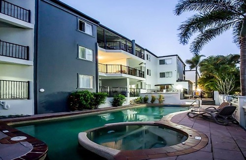 Scarness Apartment | Quality Esplanade Apartment