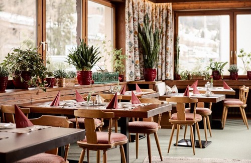 Sankt Anton am Arlberg Hotel | "Quality Hosts Arlberg Hotel Garni Mössmer"