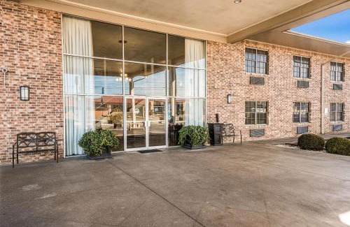 Caddo Valley Hotel | Quality Inn Arkadelphia - University Area