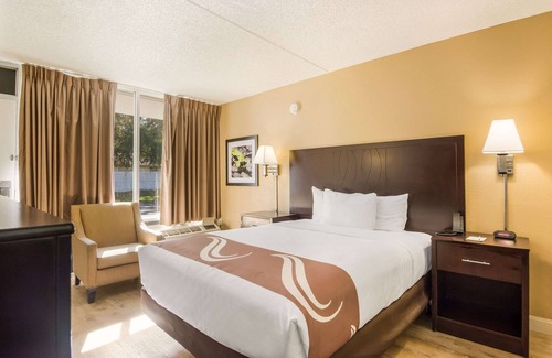 Bayshore Gardens Hotel | Quality Inn Bradenton - Sarasota North