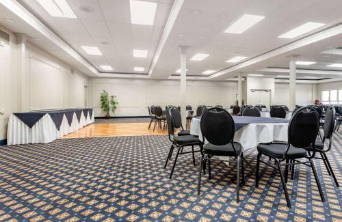 Point Edward Hotel | Quality Inn