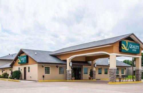 Cairo Hotel | Quality Inn Cairo I-57