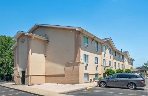 Greenbrier West Hotel | Quality Inn Chesapeake