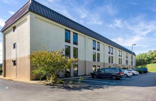 Danville Hotel | Quality Inn Danville - University Area