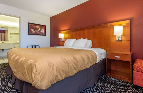 Falconer Hotel | Quality Inn Falconer - Jamestown