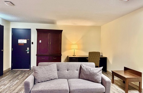 Rainy River District Hotel | Quality Inn Fort Frances