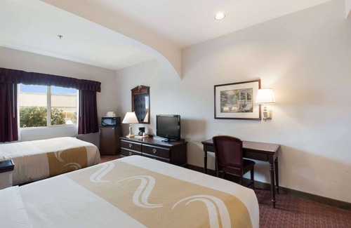Guide Meridian Hotel | Quality Inn Grand Suites Bellingham