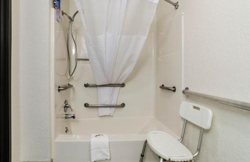 Great Bend Hotel | Quality Inn Great Bend