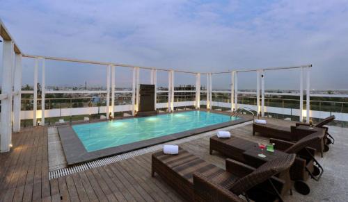 Sector 14 Hotel | Quality Inn Gurgaon