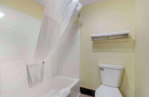 Indianola Hotel | Quality Inn Indianola